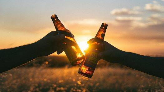 Beer Cheers Sunset Sunlight  - Free-Photos / Pixabay