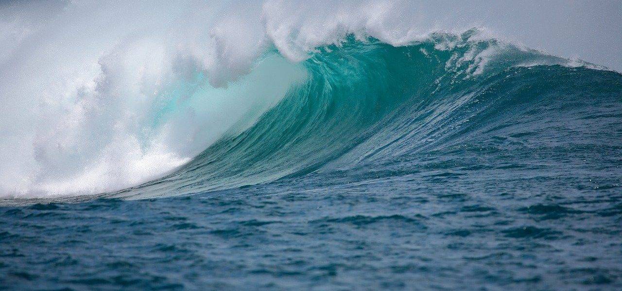 Sea Wave Splash Big Wave Ocean  - Kanenori / Pixabay