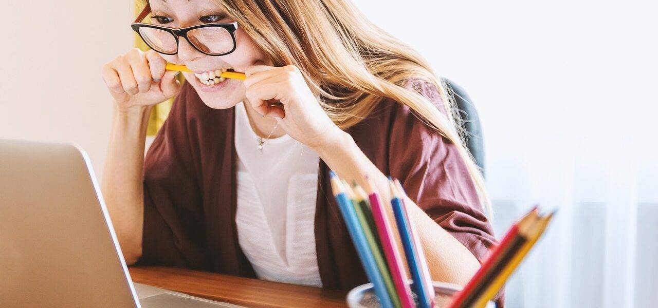 laptop woman education study young 3087585
